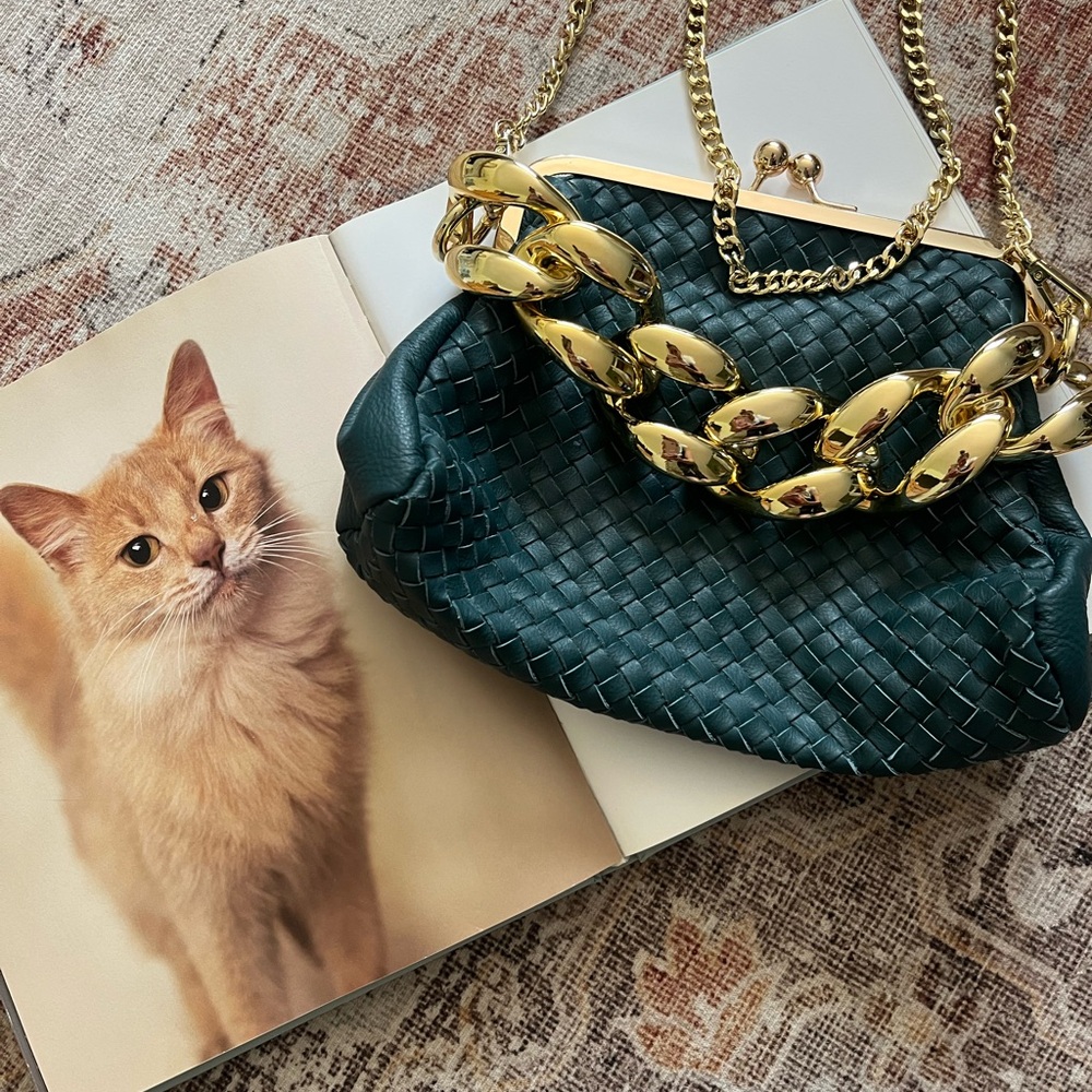 Elegant Green Woven Clutch with Gold Chain